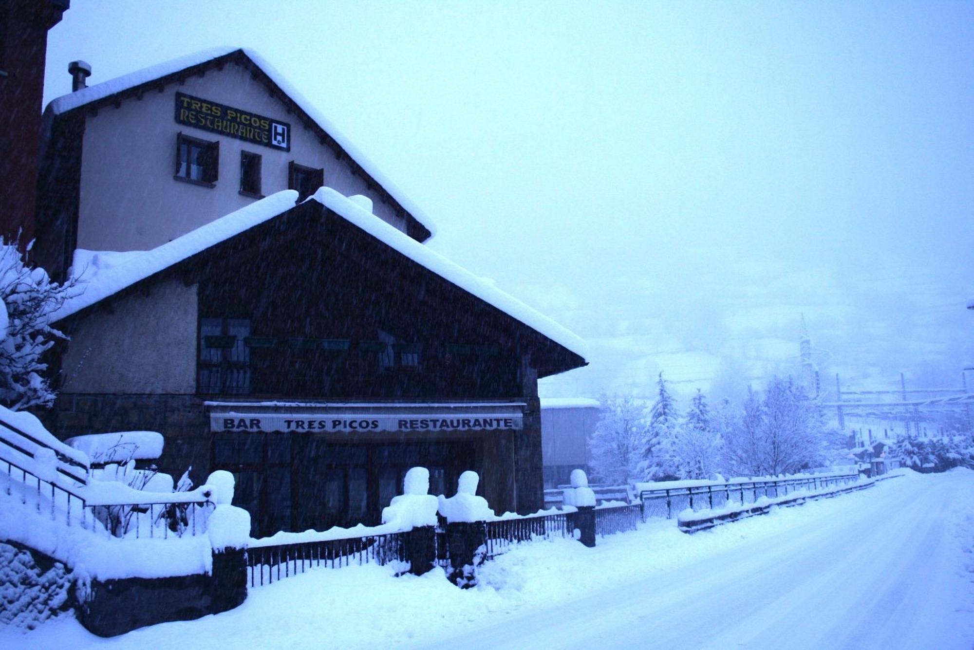 Tres Picos Hotel Eriste Kültér fotó