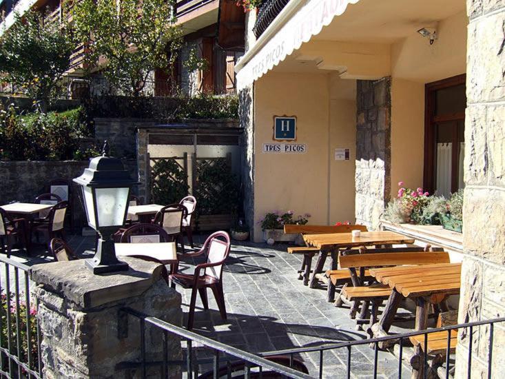 Tres Picos Hotel Eriste Kültér fotó